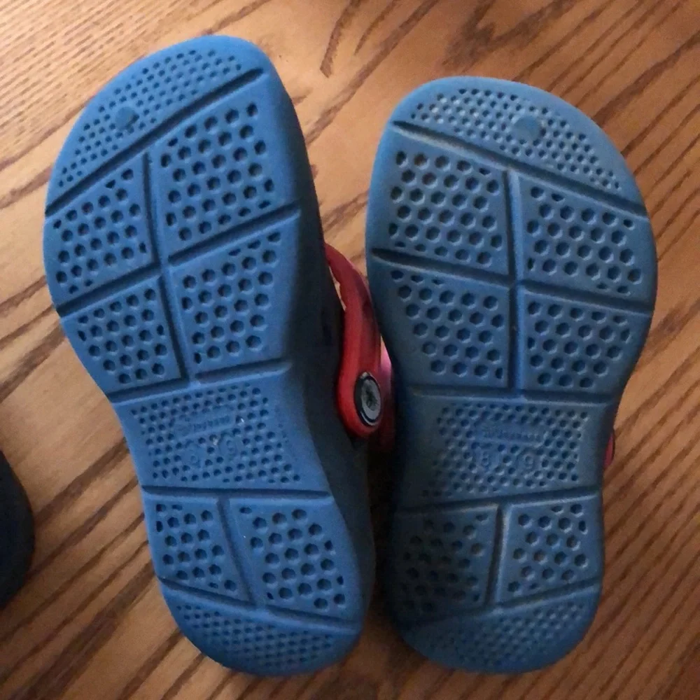 266. Joybee toddler clogs